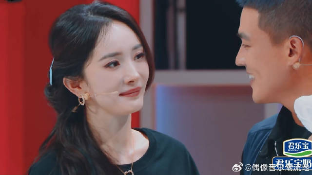 杨幂暖心给欧豪擦汗，两人互动太暧昧，狠狠磕到了！