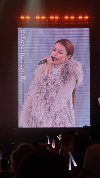 容祖儿在英皇25周年演唱会上的七首歌慢歌串烧表现如何？