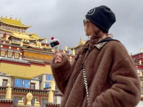收到小羊寄来的云南明信片