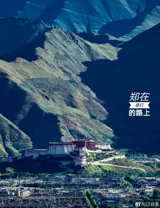 景甜在布达拉宫拍摄的“误闯天家”打卡照具体是在什么位置和角度拍摄的？
