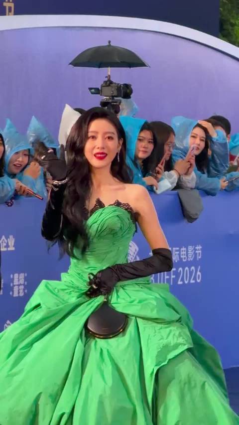 张天爱增肥撕美女标签，浪姐舞台换活法