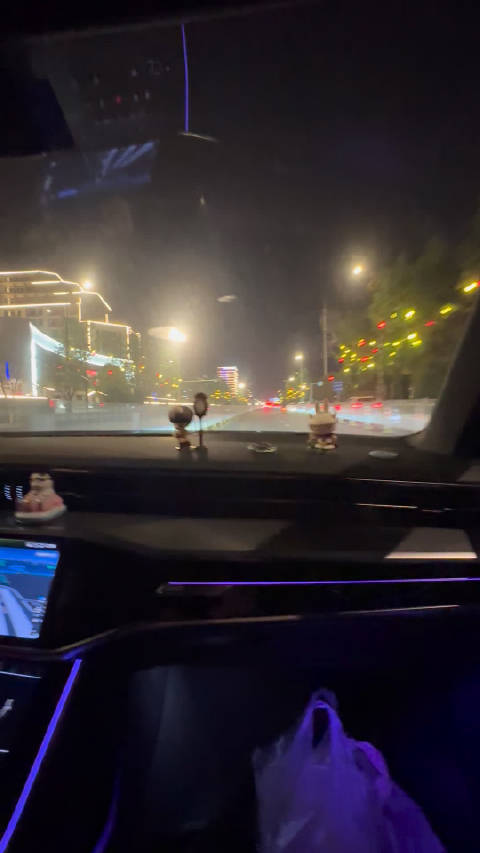三个月没摸他的小6子了非要十点半带我出来兜风