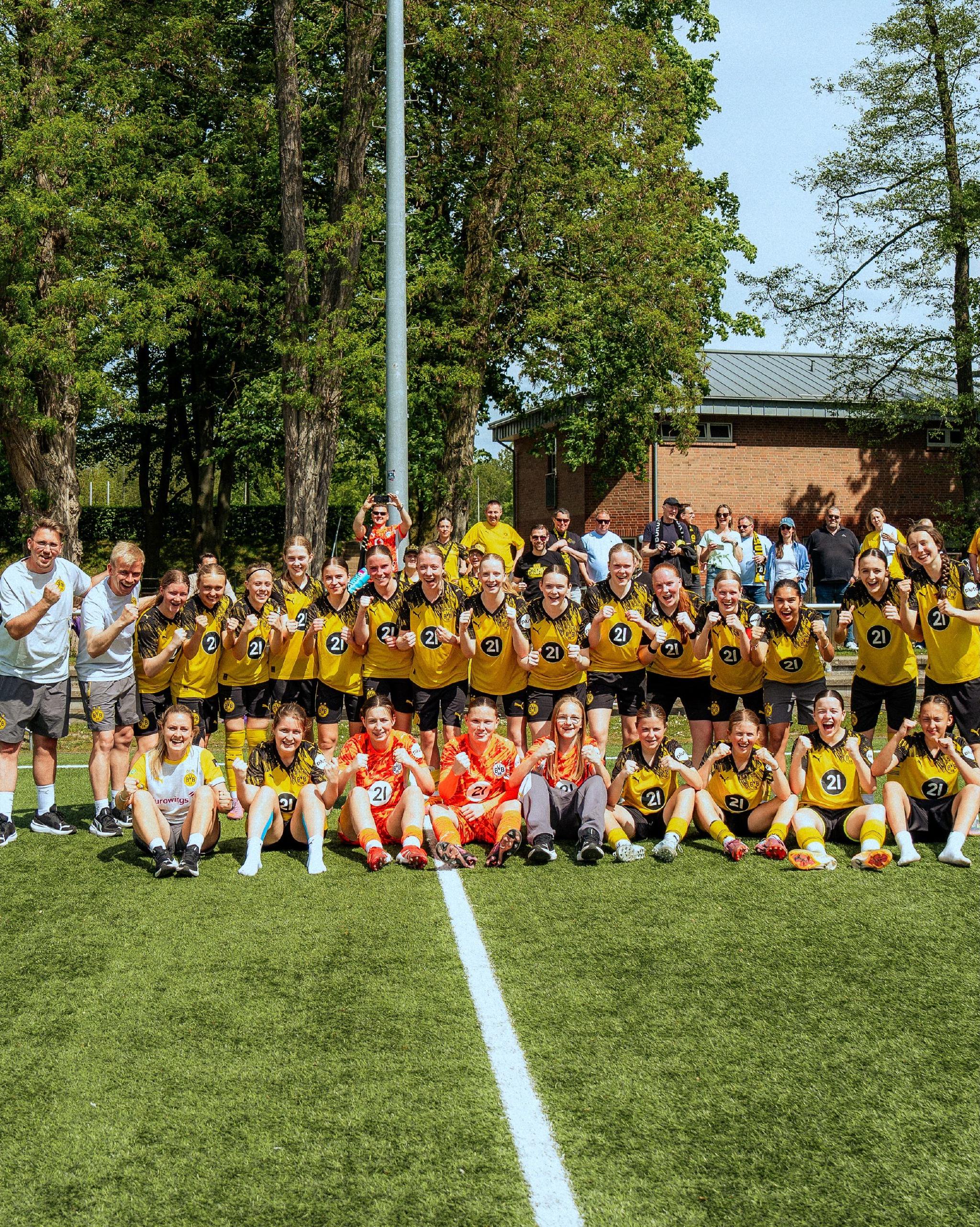 多特蒙德U17女足11-3大胜提前夺冠晋级