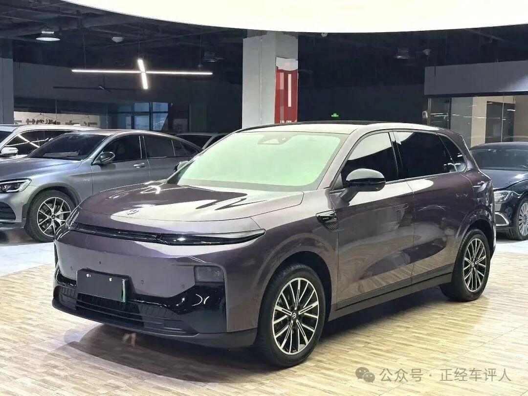 9.48万 VS 7.49万!少100km续航省2万!零跑B10 VS 长安启源Q05!