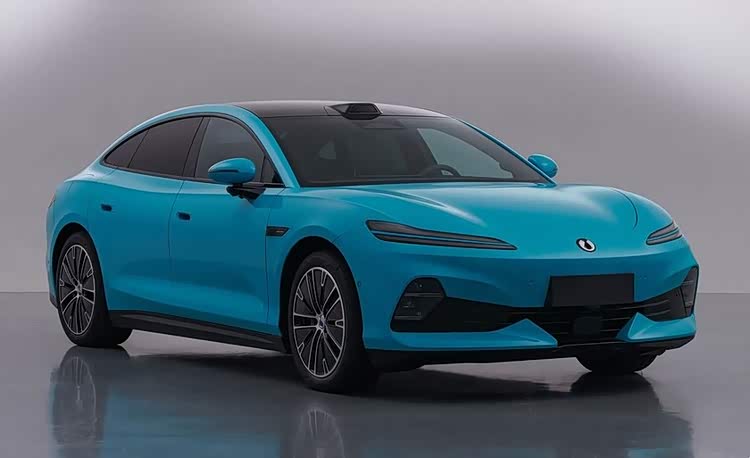 腾势全新轿车曝光:或命名Z9S,三电机890kW+第二代刀片电池