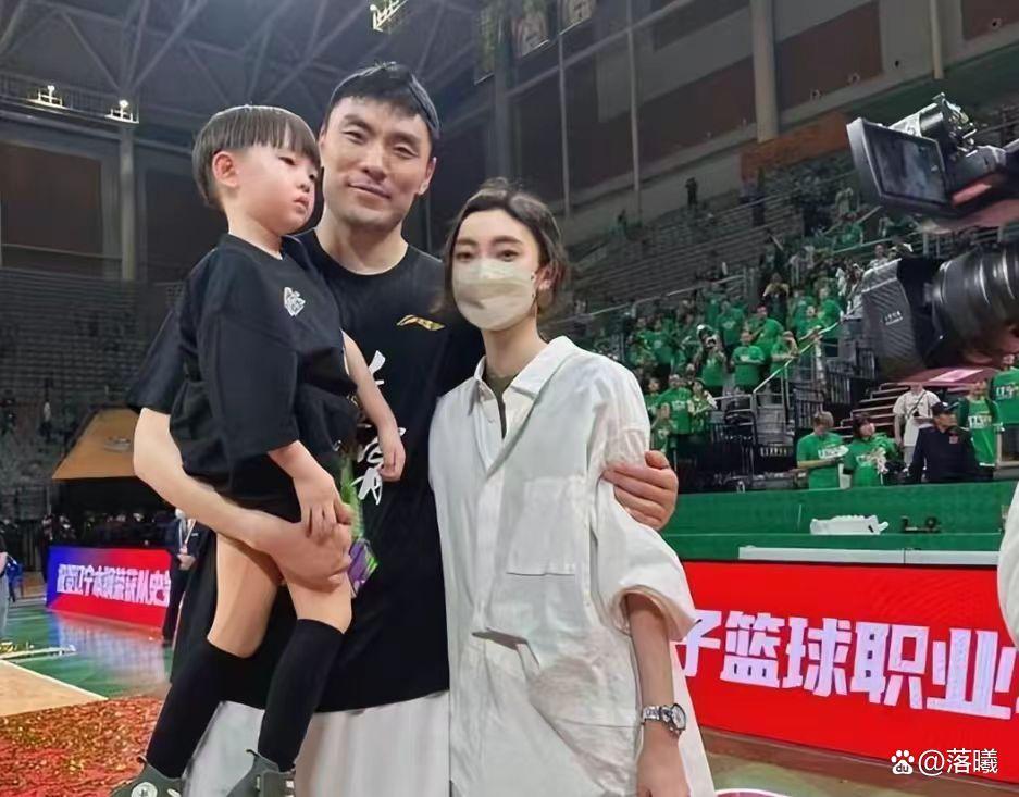 35岁李晓旭正式退了!娇妻支持,郭艾伦有关