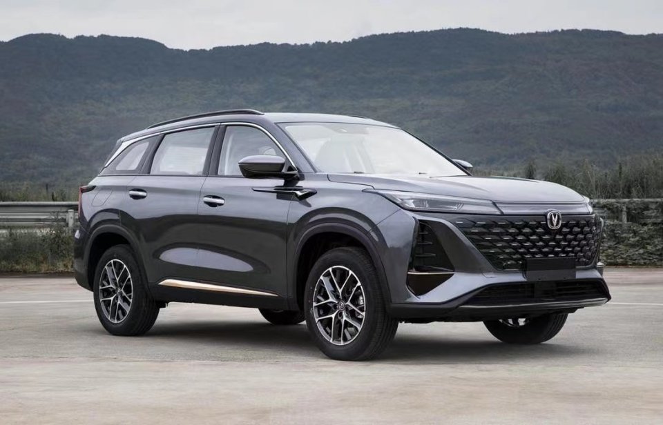 油耗0.7L/100km?长安又一款混动SUV来袭!_新闻