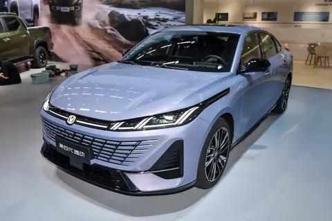 新车预售价8.79万元起/增逸彩蓝外观配色 新款长安逸动正式亮相