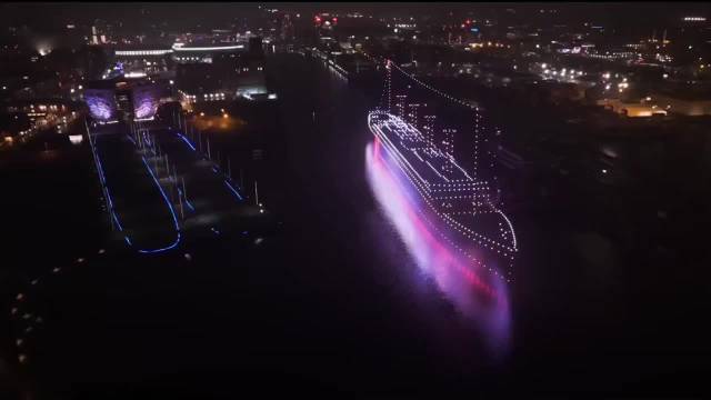 BBC用了接近1000架无人机重现泰坦尼克号在114年前于贝尔法斯特港启航的画面