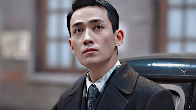 “感我此言良久立，却坐促弦弦转急”