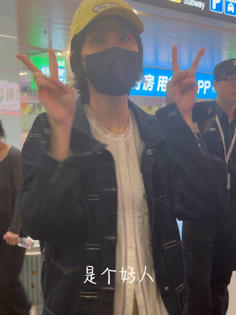 曾沛慈范玮琪合照曝光，现身乘风录制现场