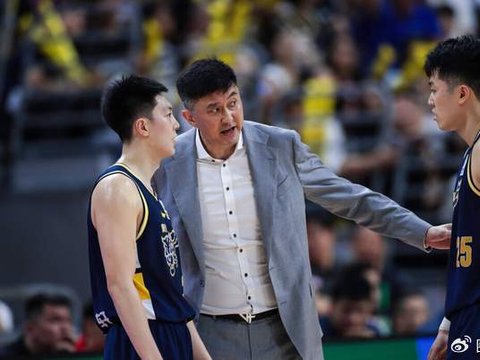 北京VS广东万众瞩目！周琦携手麦基统治内线，杜锋押宝跑轰战术