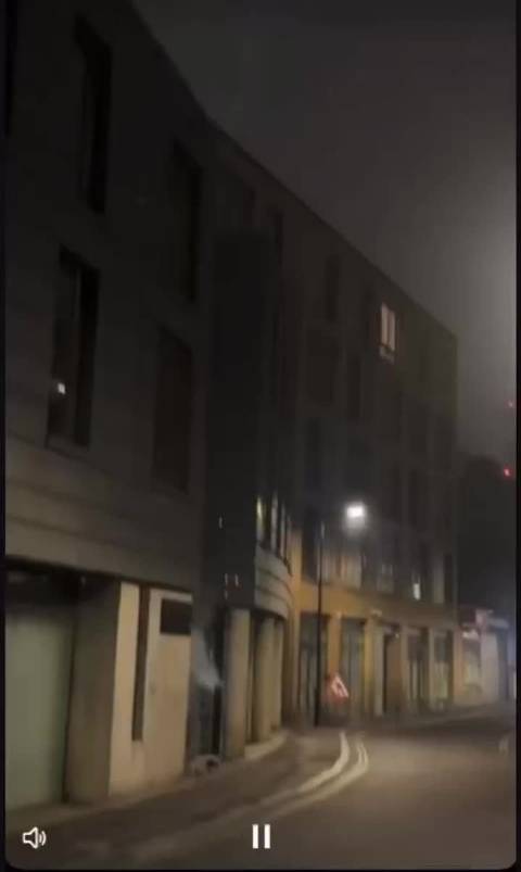 马竞举报阿森纳球迷酒店外燃放烟花
