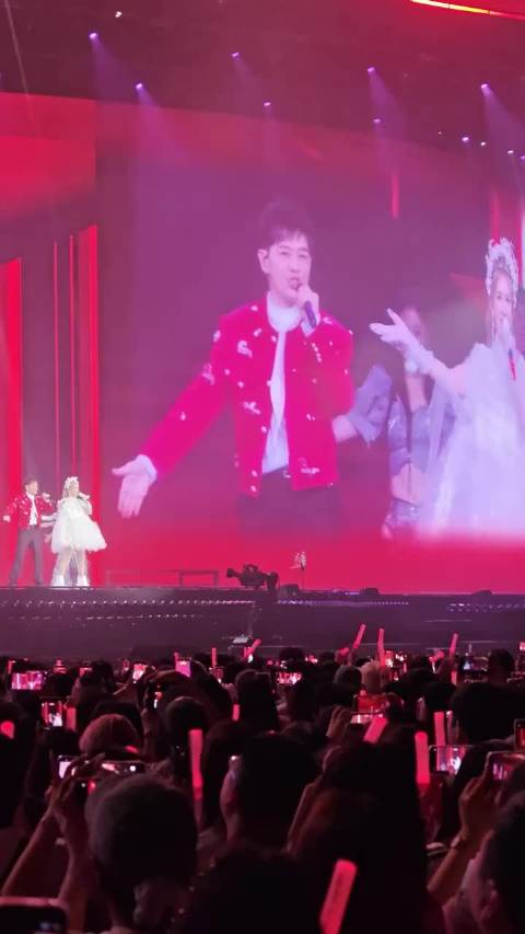 谢娜演唱会林志颖来了！