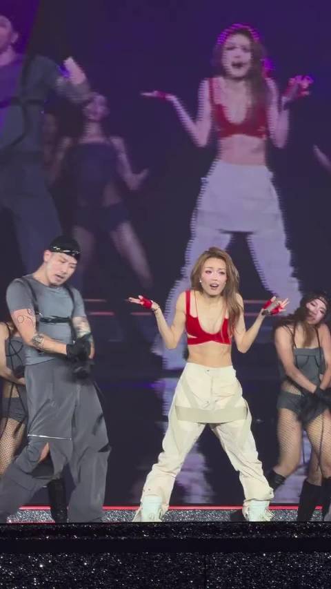 英皇群星演唱会，容祖儿真的好靓女孩！