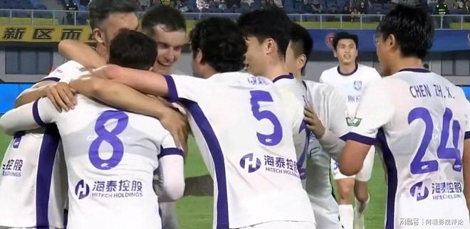 中超综述：泰山4-1反弹，申花溃败，蓉城两轮绝杀