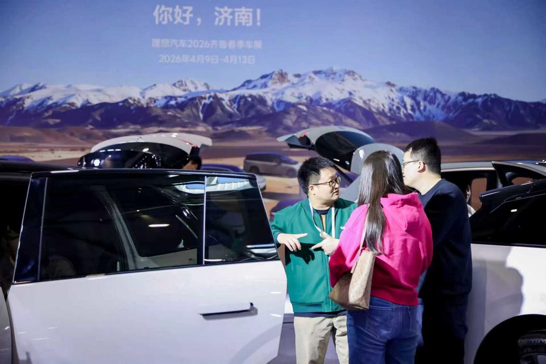 车展观察“好看”只是敲门砖,她们正多元定义自己的座驾-齐鲁晚报网