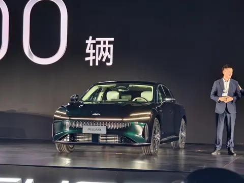新车  搭载插混动力/智能电四驱,奇瑞风云A9实拍,比亚迪汉DM同级
