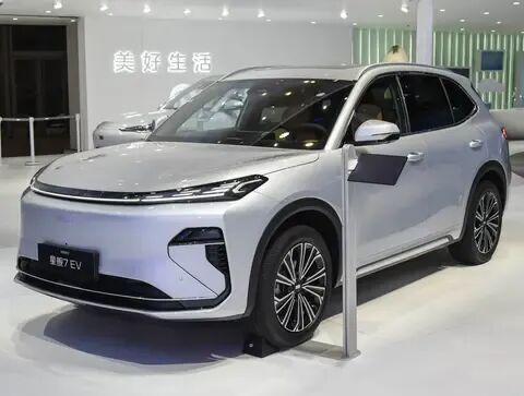 银河星舰 7 EV 实车炸场，银河 E5 地位不保？|座舱|续航|吉利汽车|银河e5|银河星舰7ev_订阅