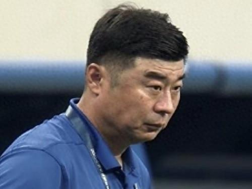 克雷桑帽子戏法泰山4:1战胜申花，特谢拉再伤申花噩梦不断