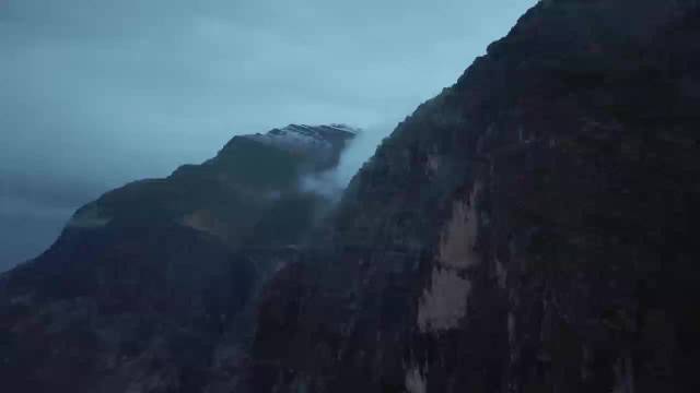 没开过这种路况，但想用“线控转向+后轮转向”挑战一下