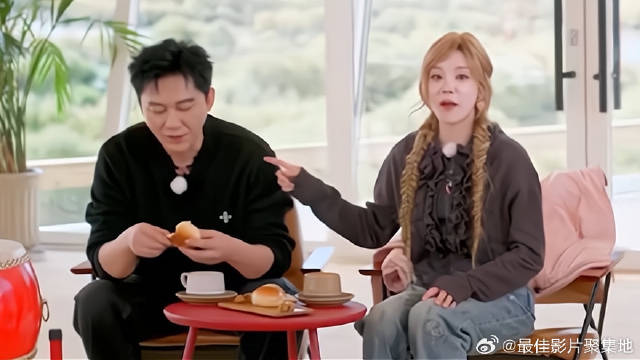 宋雨琦网速还是太快 直接揭李晨的老底，张真源笑到岔气！