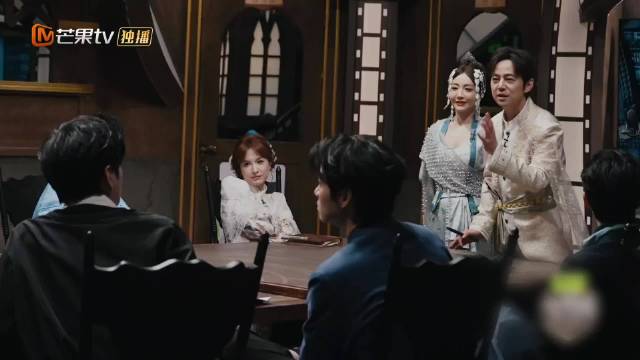 张若昀饰演张鼓手回应创作提问，直言甄贝斯不让写