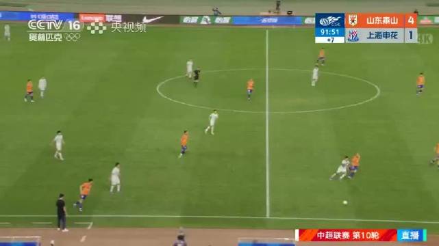 央视解说多次称赞黄政宇,马德鲁加失误频出