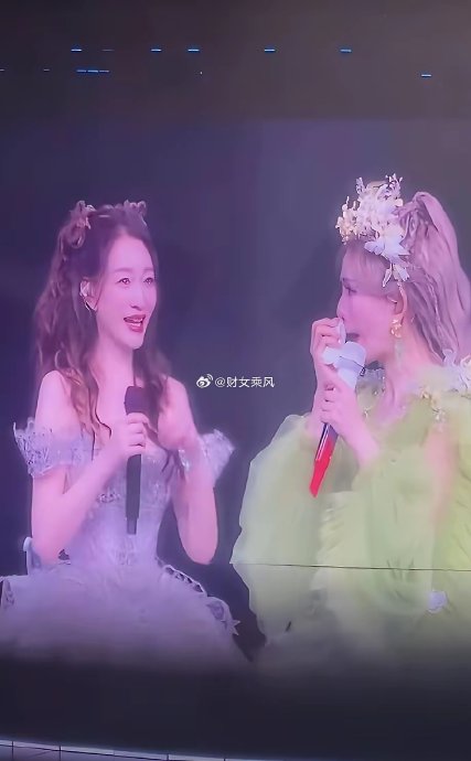 谢娜成都演唱会有哪些环节引发了观众的青春回忆？