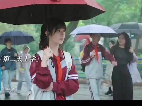 女孩发现父亲画像遭恶意涂抹