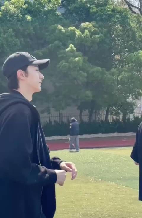 其实在没开机前就已经期待上映了！ 这部剧演员阵容好强，期待林一关晓彤