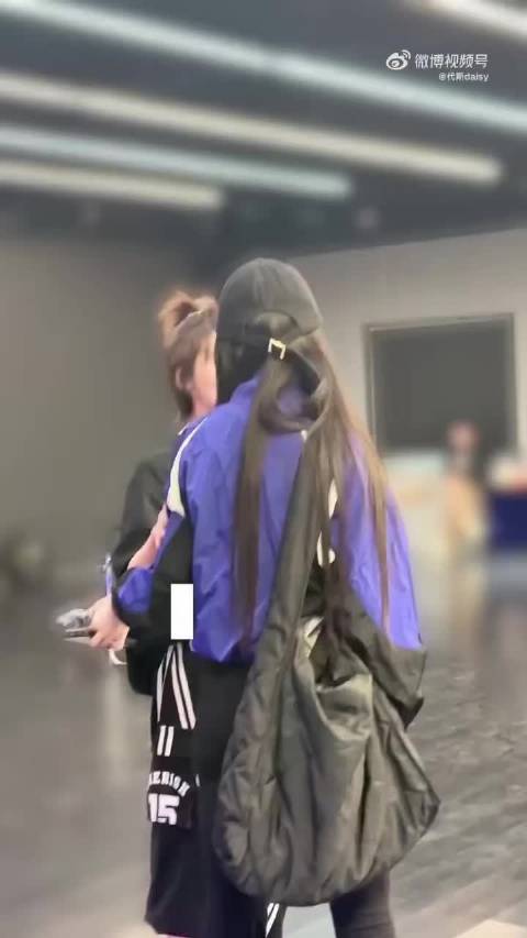 代斯五一练舞偶遇陈瑶谢楠并公主抱