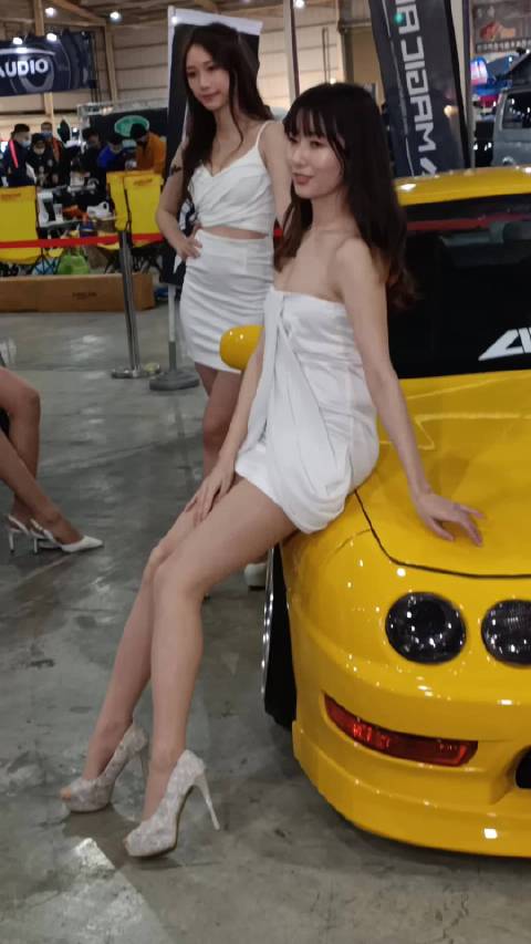 台湾车展现场真的是美女如玉，台湾的模特小姐姐真的是太漂亮了