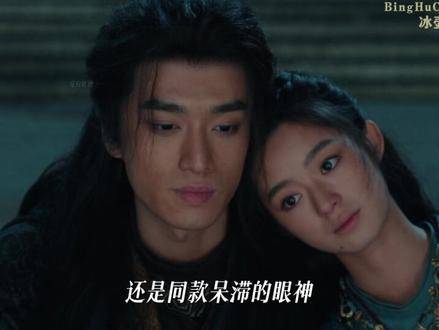 全程呆若木鸡，仿佛被施了定身法！这背离原著的表演让我火冒三丈