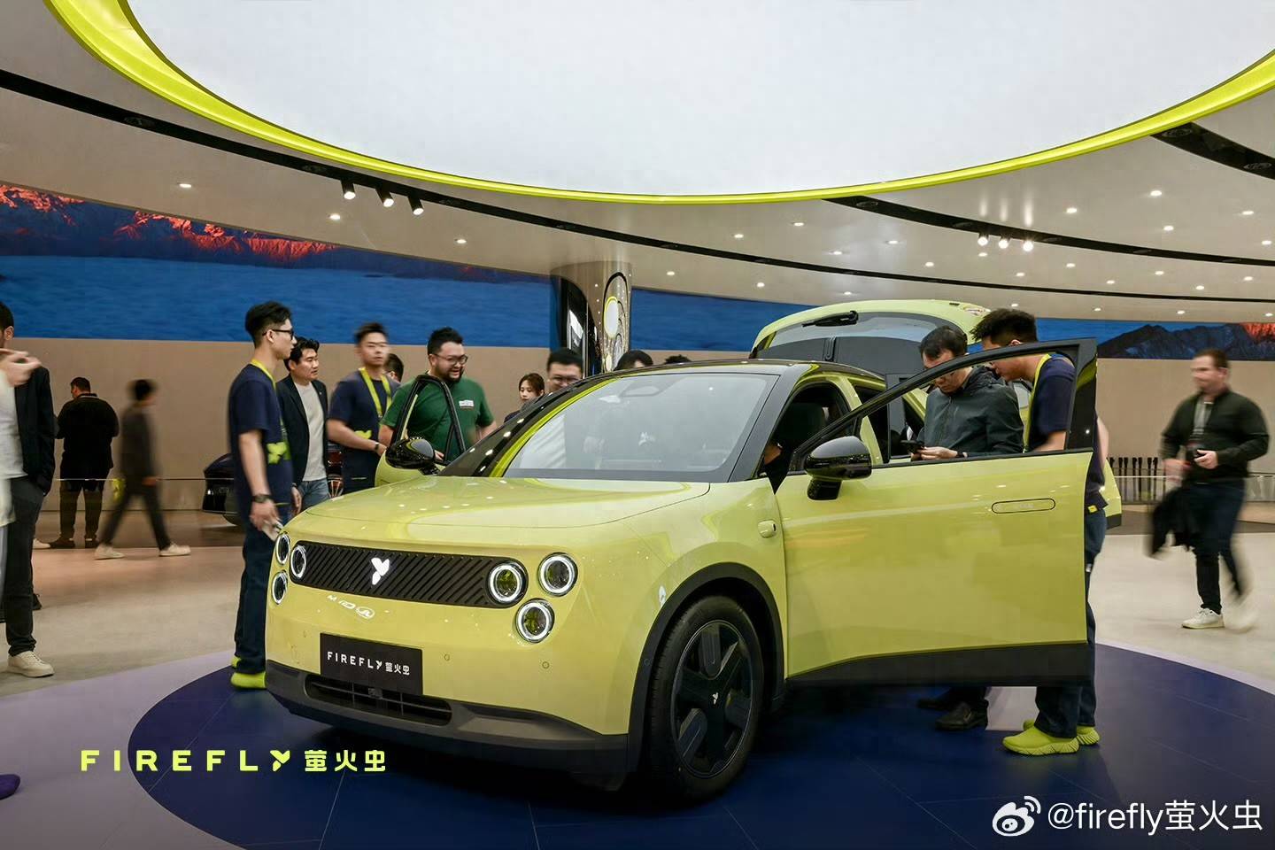 解锁小车新玩法！firefly萤火虫改装车亮相上海车展_汽车
