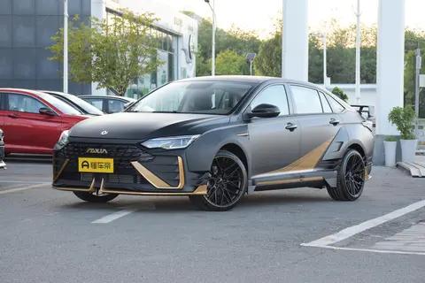 新车 | 剪刀门+宽体，长安UNI-V同级，曝东风风神奕炫MAX暗夜版实车