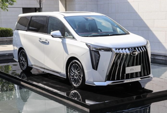 国产“最火MPV”换代,价格直逼赛那和GL8,是自信还是自负?