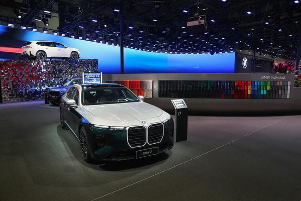 全新BMW 7系以特别定制重塑现代豪华新境界_汽车_中国网