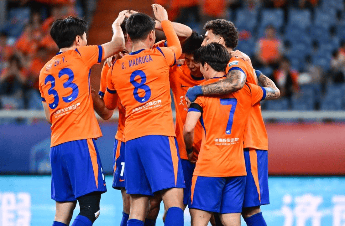 4-1！克雷桑踢疯了：独造4球，上海申花被踢爆：中超遭遇两连败