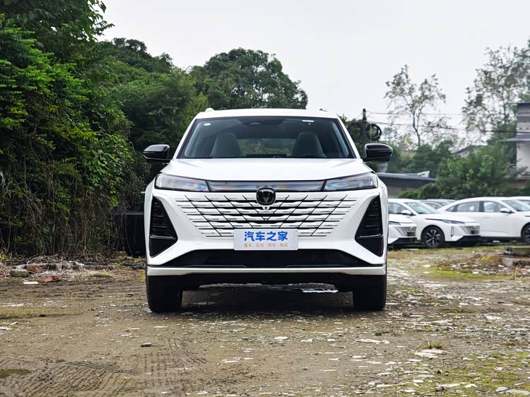 长安CS75 PLUS实车解析:10万级SUV销冠,家用神车有多能打?