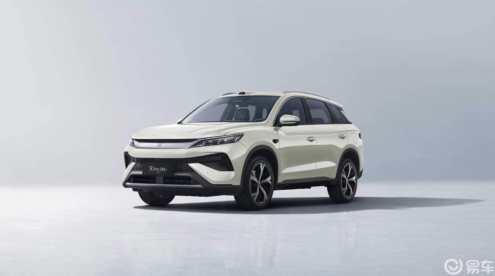 比亚迪宋Pro DM-i飞驰版上市，综合续航1735km