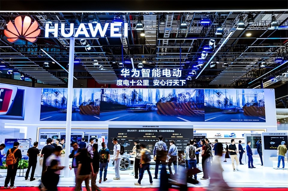 超快充技术横扫上海车展_新闻