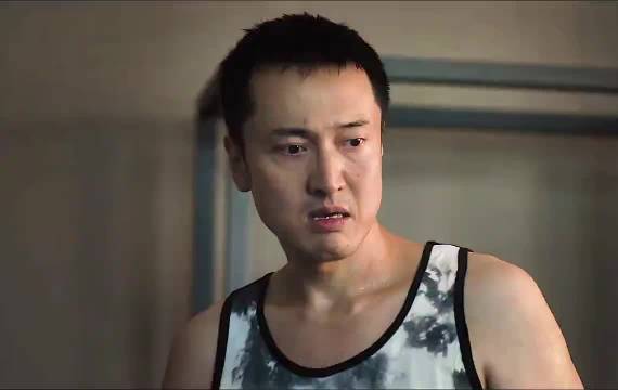 怪不得叫低智商犯罪 说着说着，对方一点恨意都没有了，甚至有点同情他