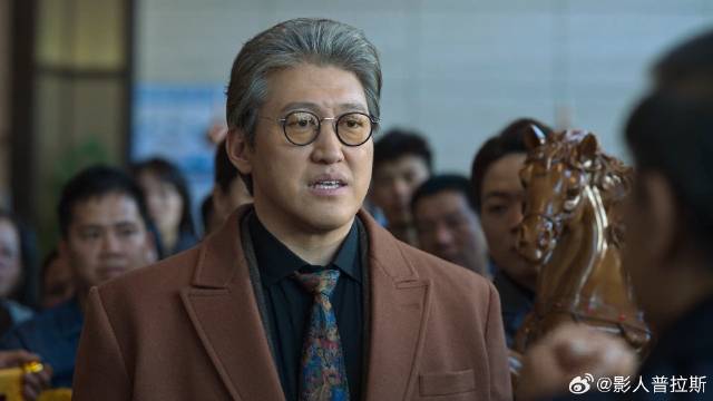 蒋天出场混混气质拉满 竟当众给领导组送礼，比高启强还横