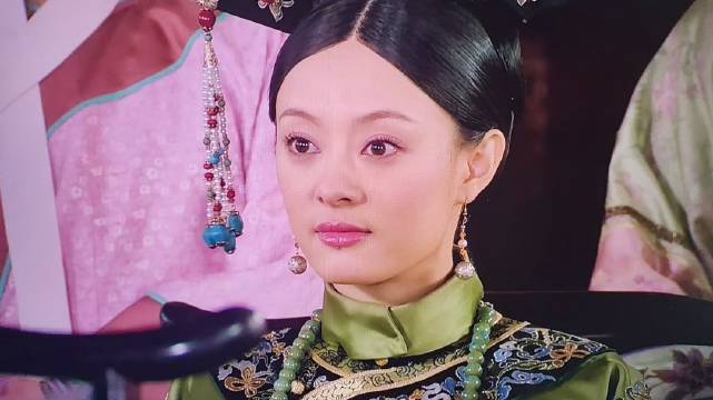 端妃初露面识破菀菀类卿，皇后暗指其旧眼光甄嬛未察