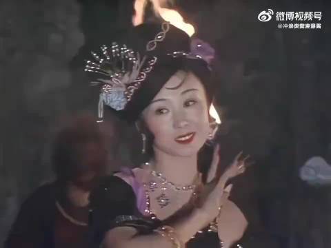 原来全剧最妖娆的舞蹈是她刚生完孩子跳的，以前的演员都是有功底的