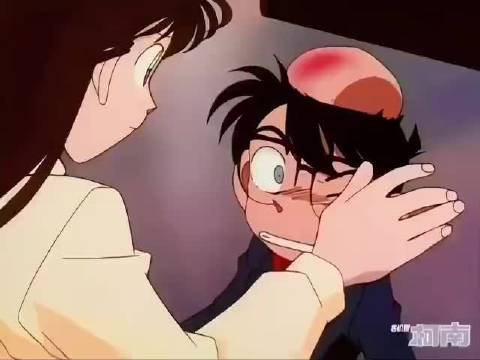 小兰哄柯南真有一手 乖乖乖乖痛痛都飞掉咯