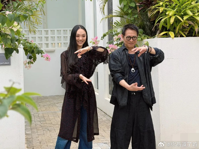 李连杰携女帝国大厦点灯，温情展现父女情深与文化传承