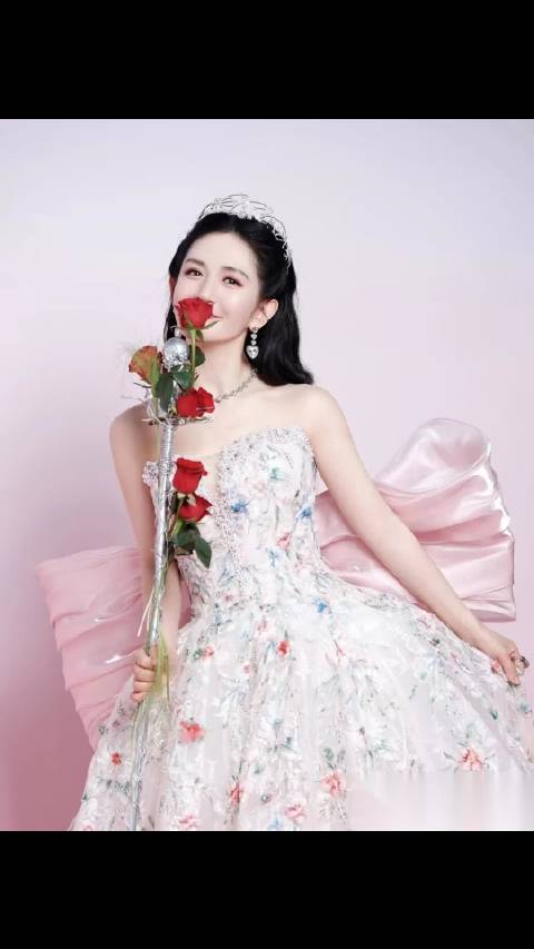 谢娜活出中年女性羡慕的生活事业家庭朋友三全