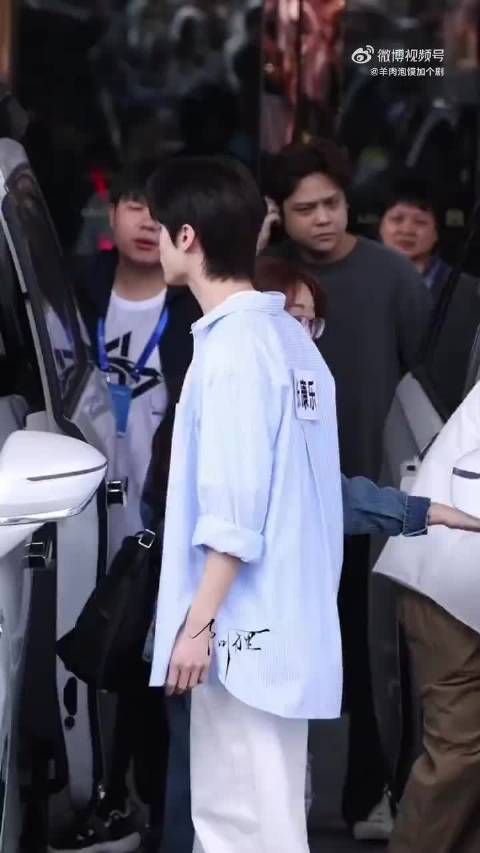 新一季跑男播两期引热议，时代少年团陈哲远加盟看点足